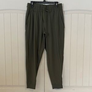 Women's Olive Travel Jogger Pants Size Large